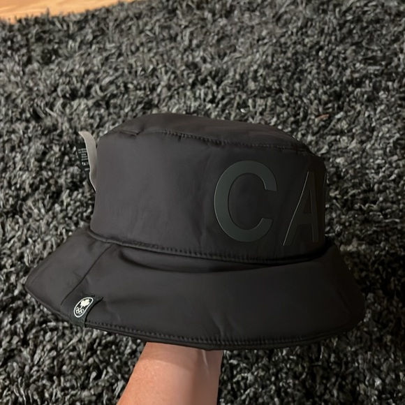Lululemon Both Ways Insulated Bucket Hat Team Canada Olympics Black Sz. S/M - Picture 4 of 6